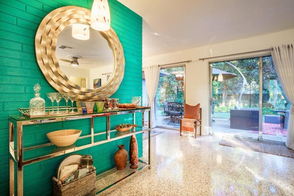 Beautiful Glam Mid-Century 1 Block From Sarasota Bay With Firepit Villa Exterior photo