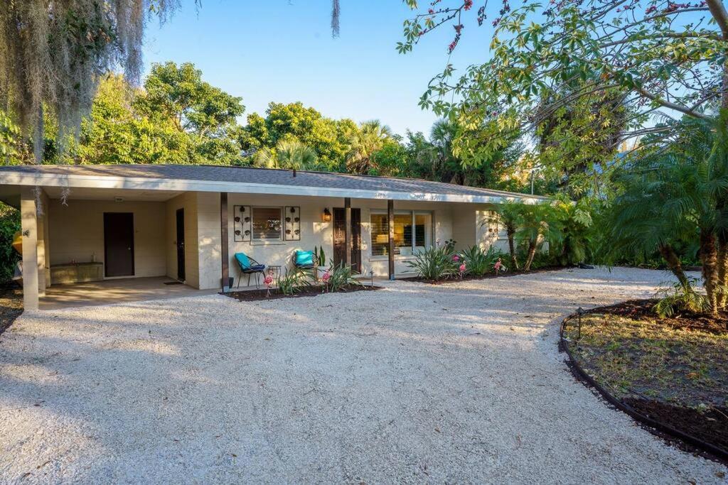 Beautiful Glam Mid-Century 1 Block From Sarasota Bay With Firepit Villa Exterior photo